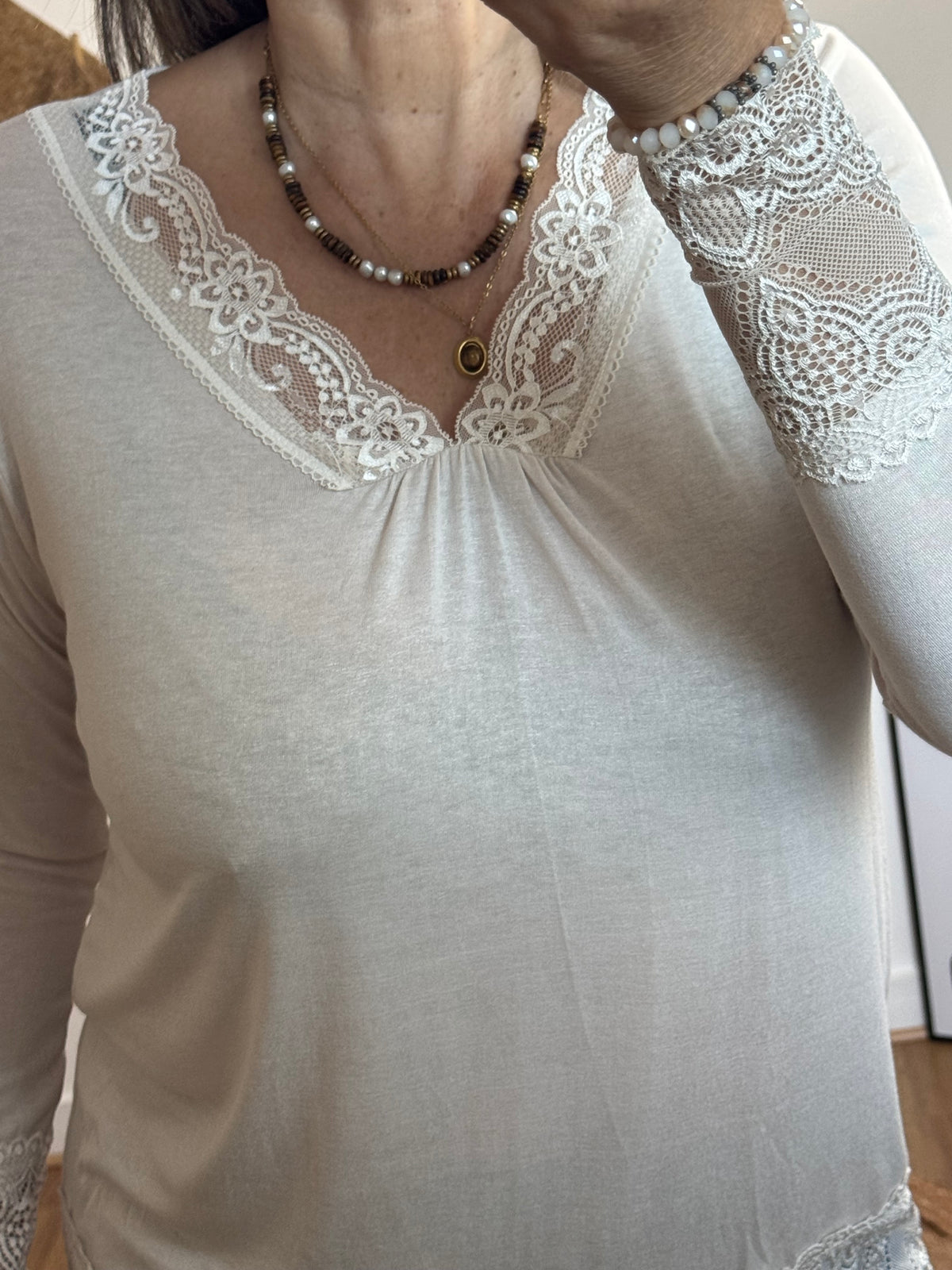 Top dentelle beige