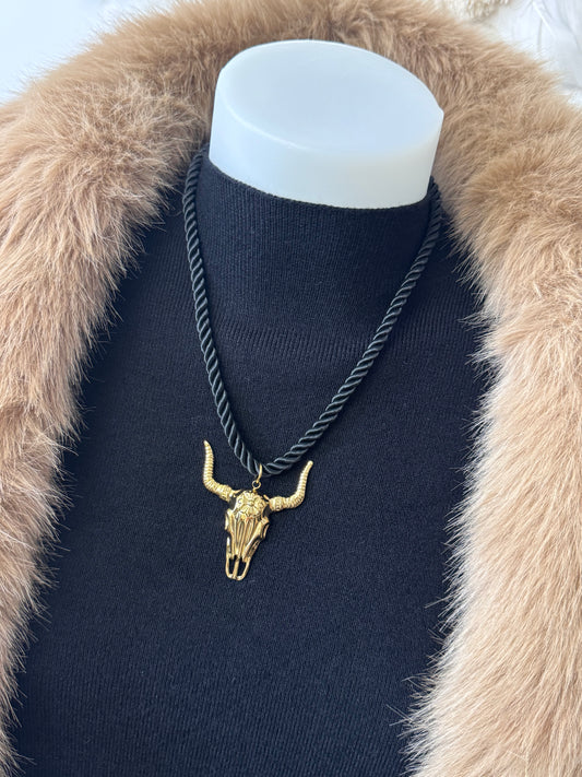 Collier cordelette noire tête de buffle