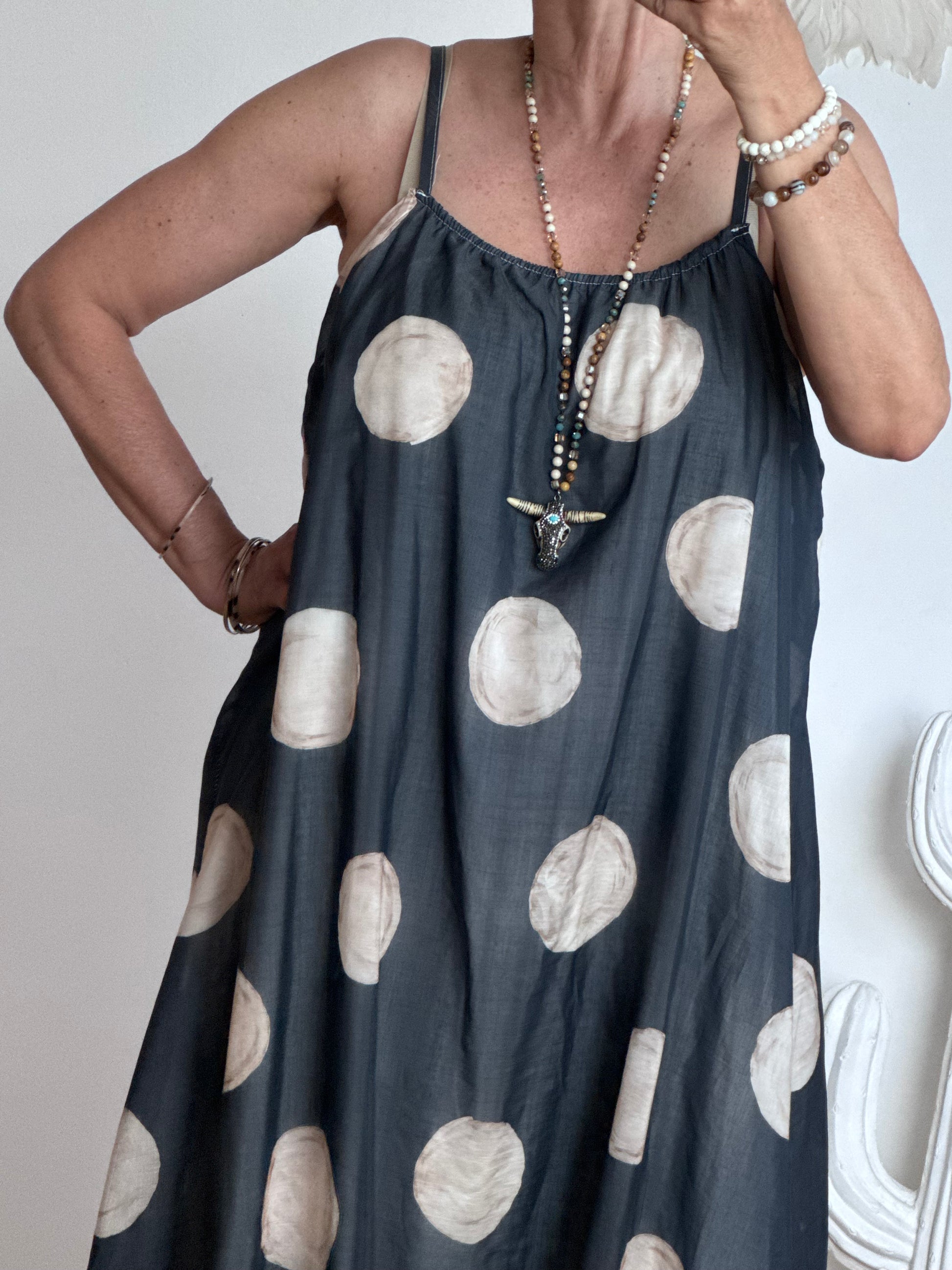 Robe à pois fond marine