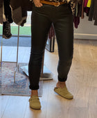 Pantalon jean skinny enduit noir du 38 au 50