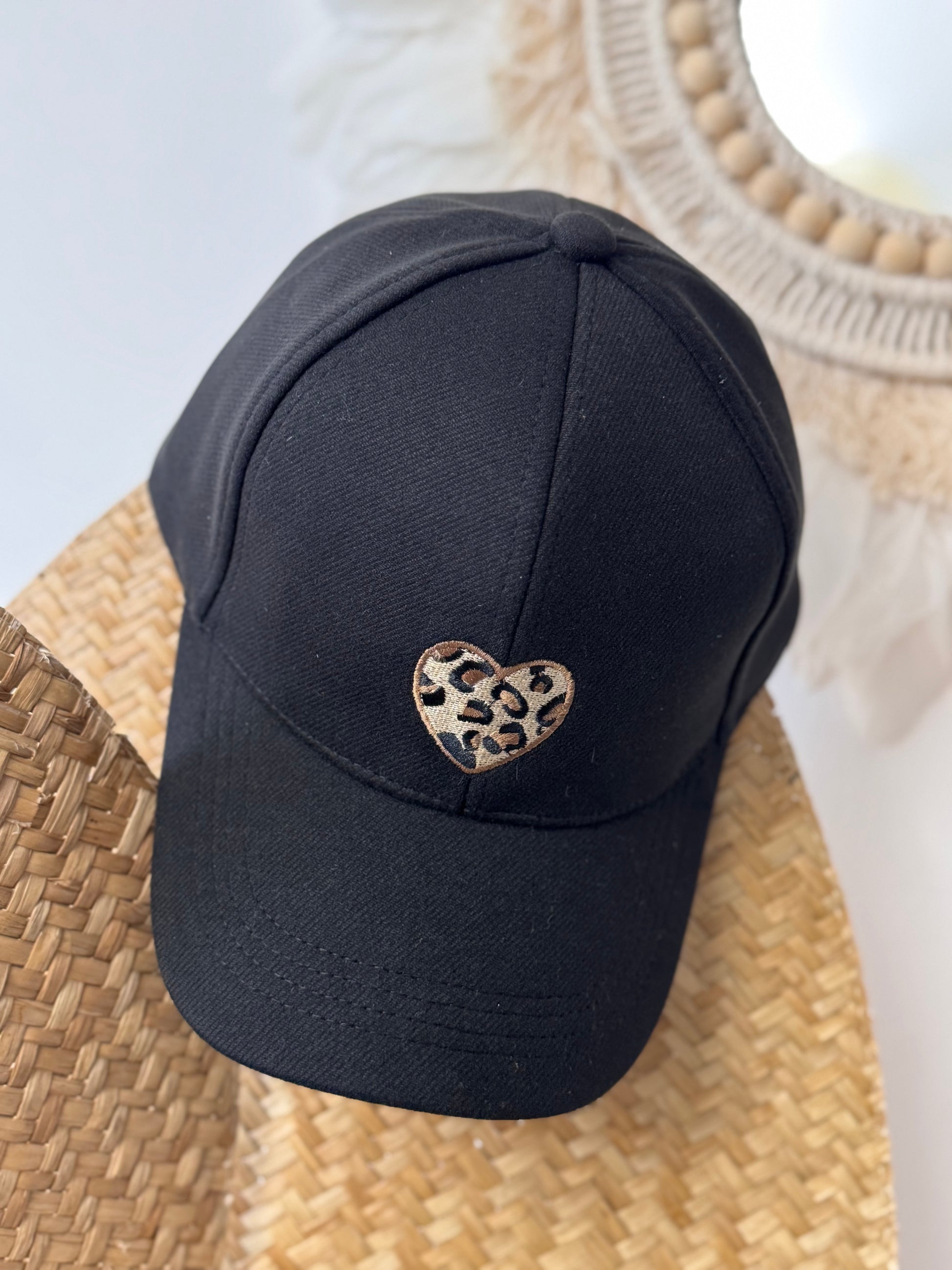 Casquette love noire