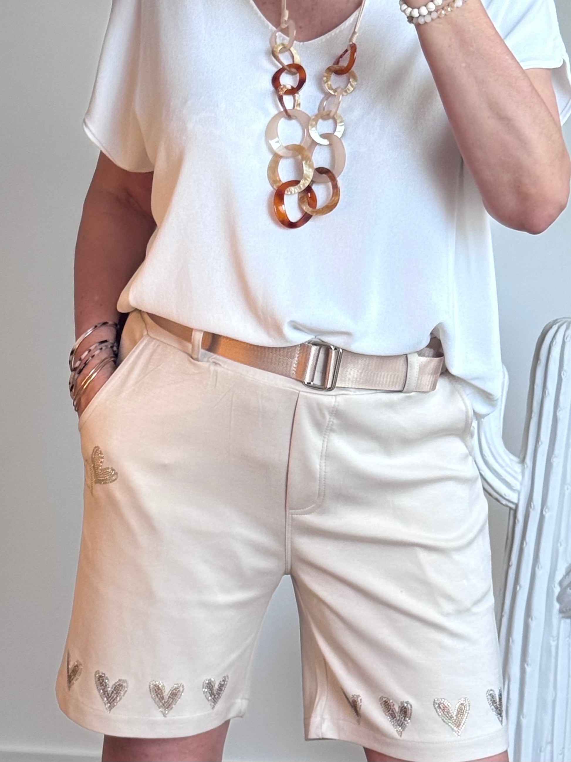 Short confortable beige