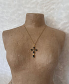 Collier Croix Elégance
Pierres Ovales noires