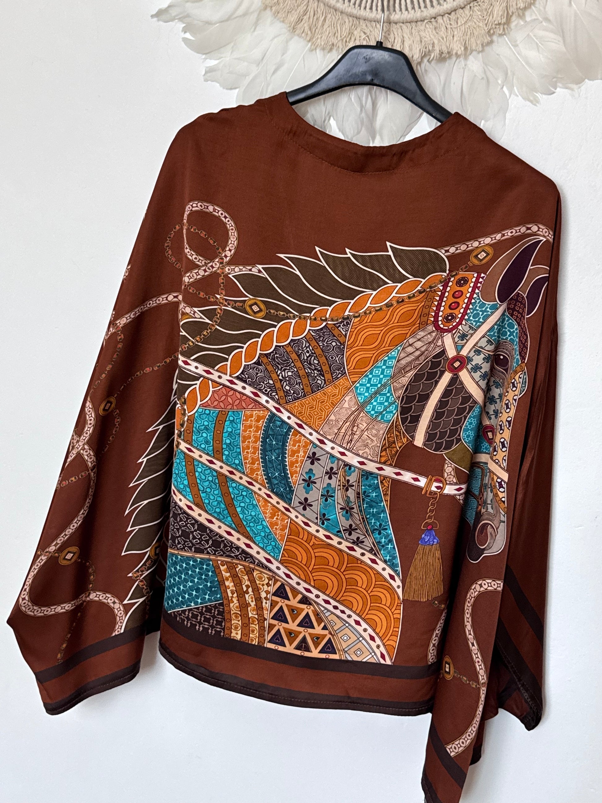 Blouse horse camel