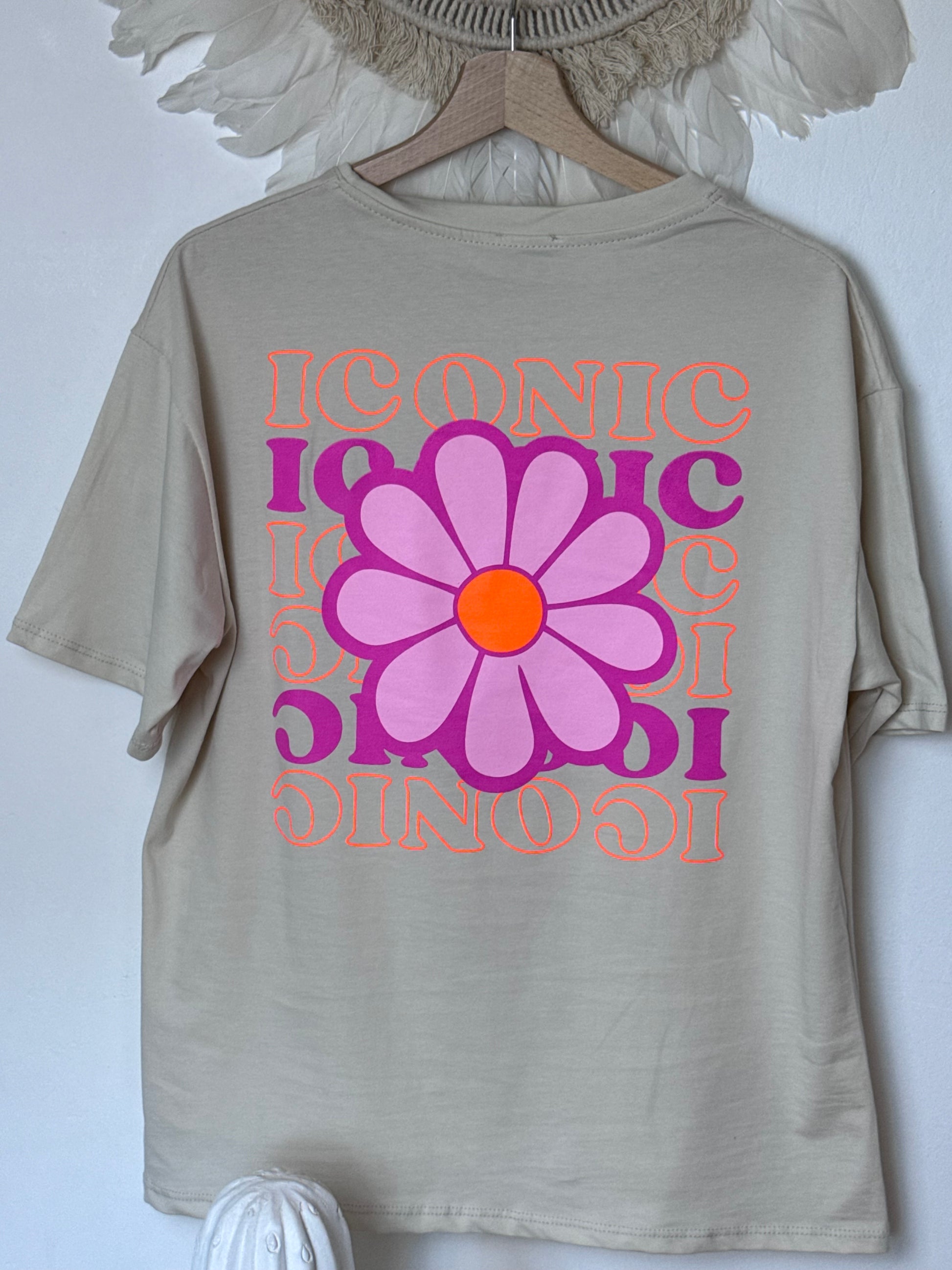 Teeshirt beige iconic et fleurs