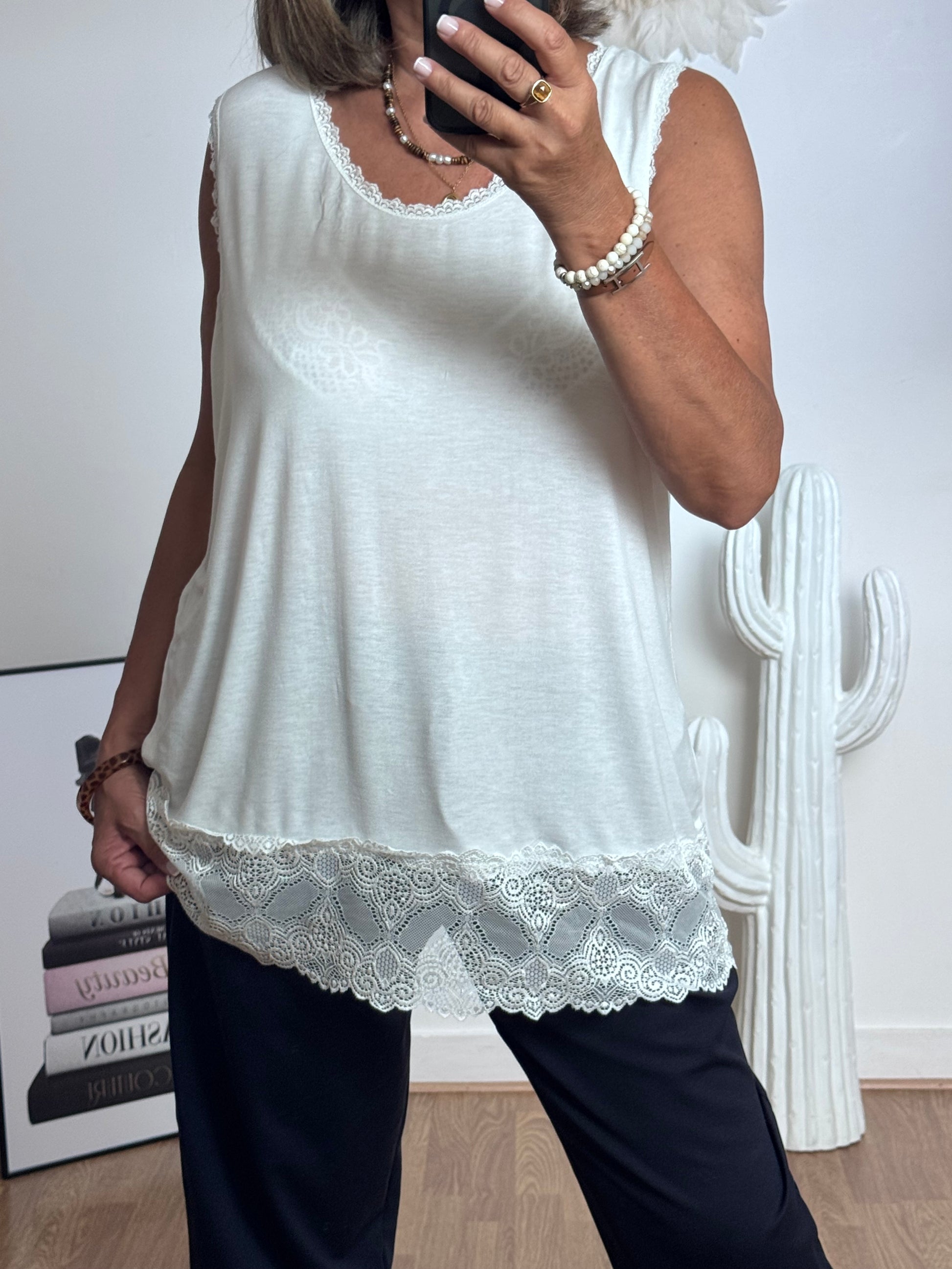 Top débardeur blanc jolie forme
