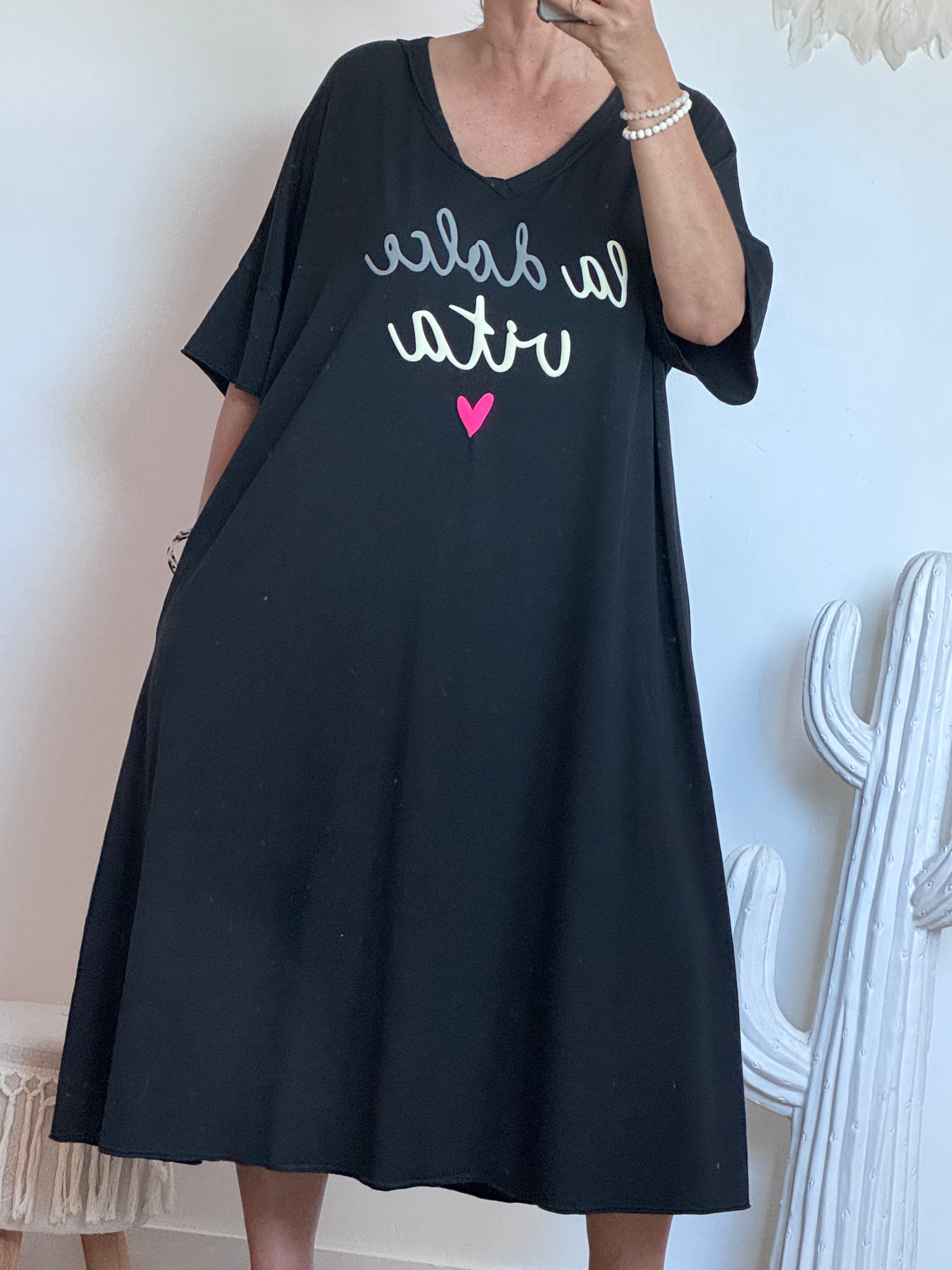 Robe teeshirt noire jolie forme