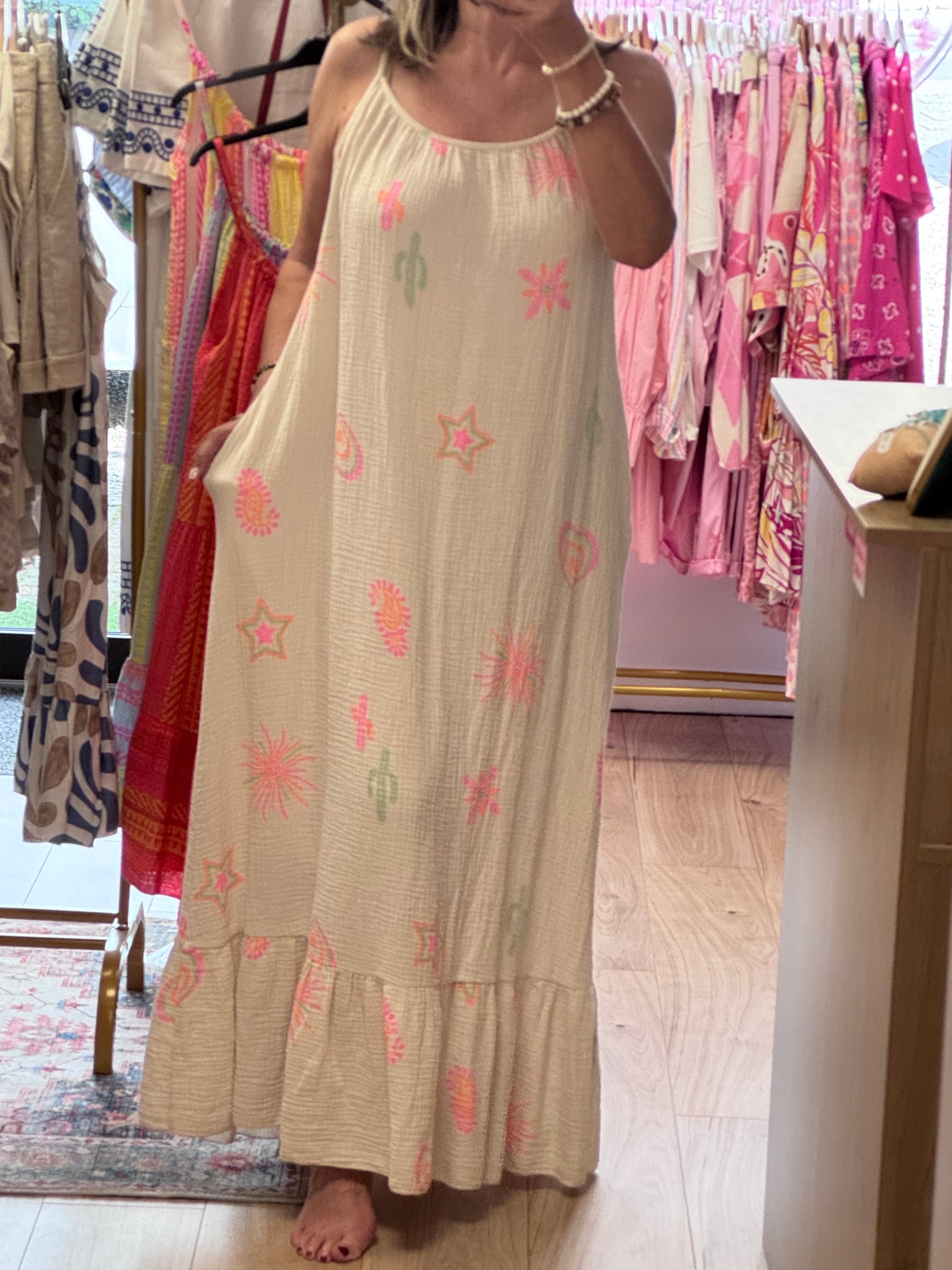 Robe à bretelles assez longue beige
