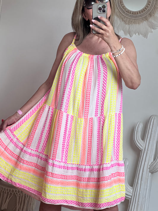 Robe d’été fond blanc