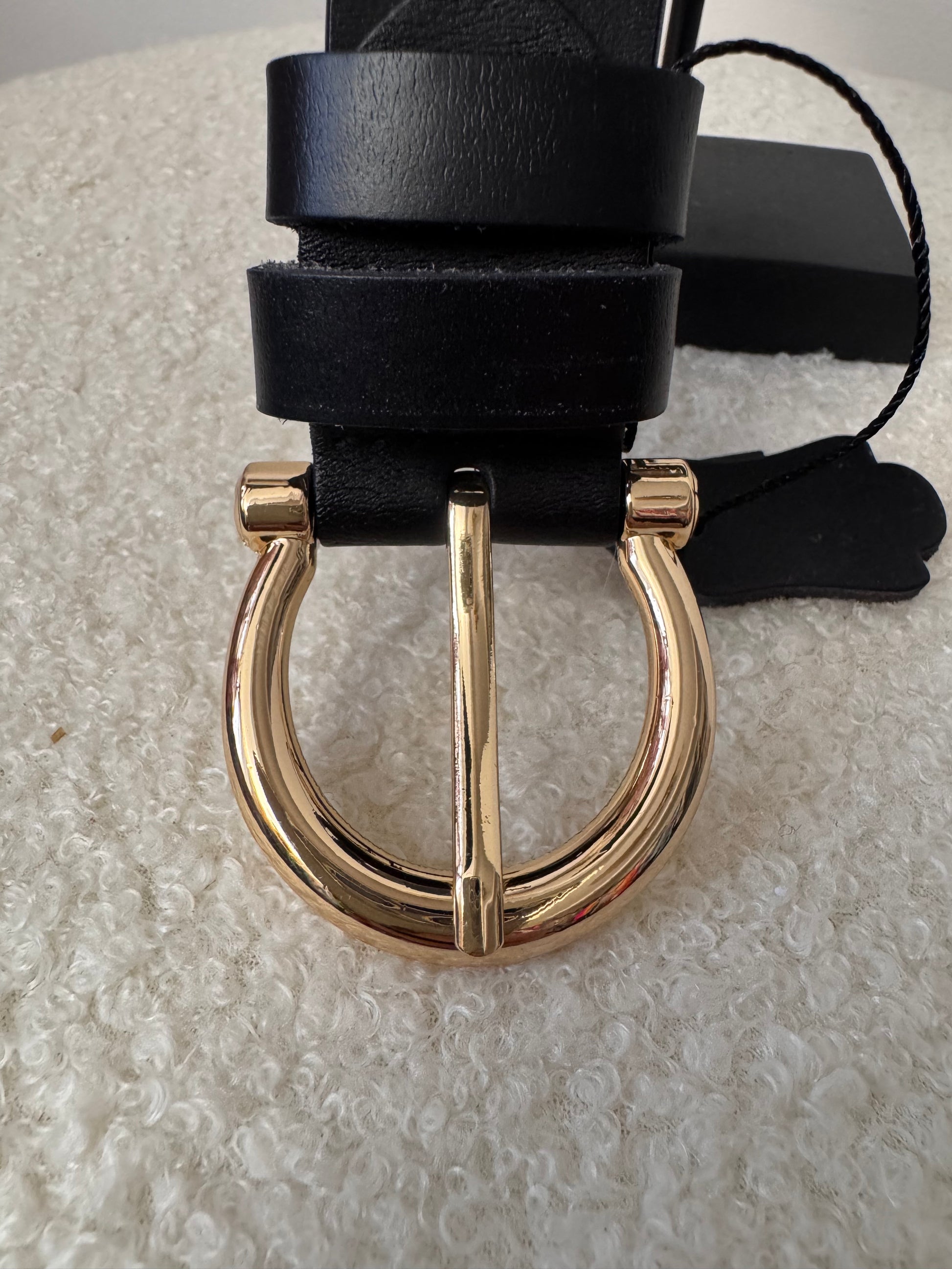 Ceinture cuir noir boucle dorée