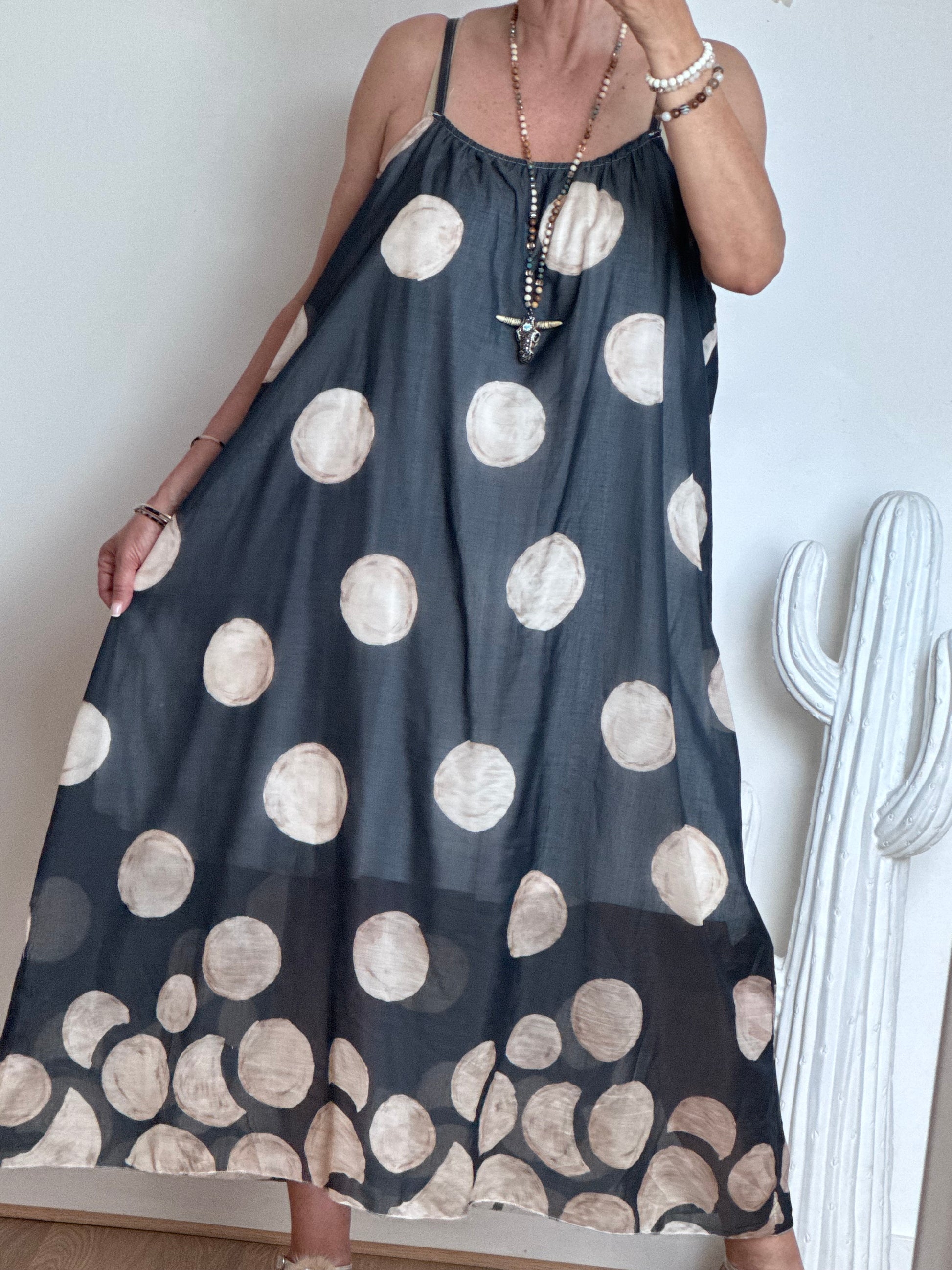 Robe à pois fond marine