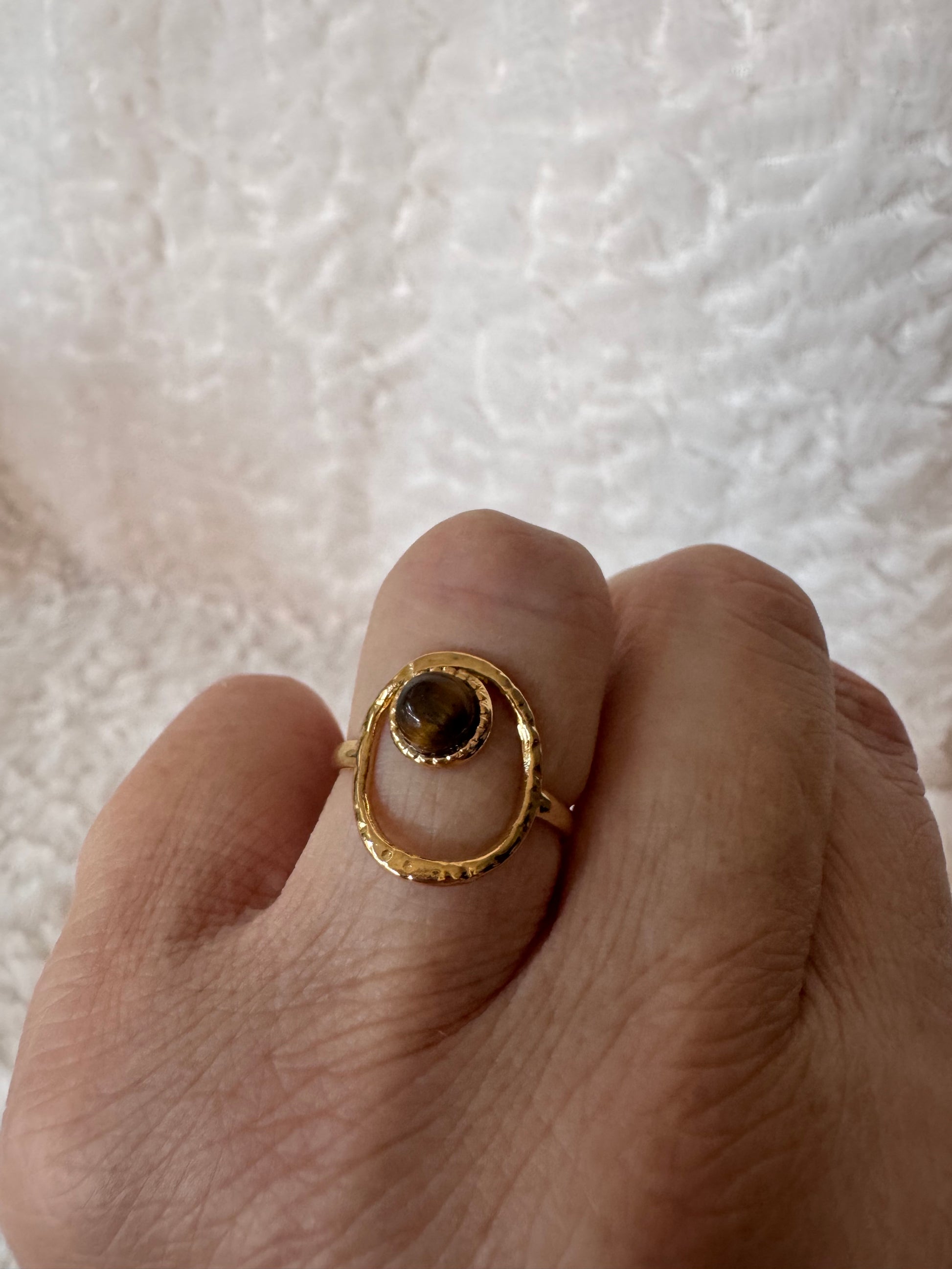 Bague ajustable ovale avec pierre naturelle