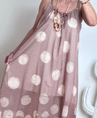 Robe à bois sur fond beige