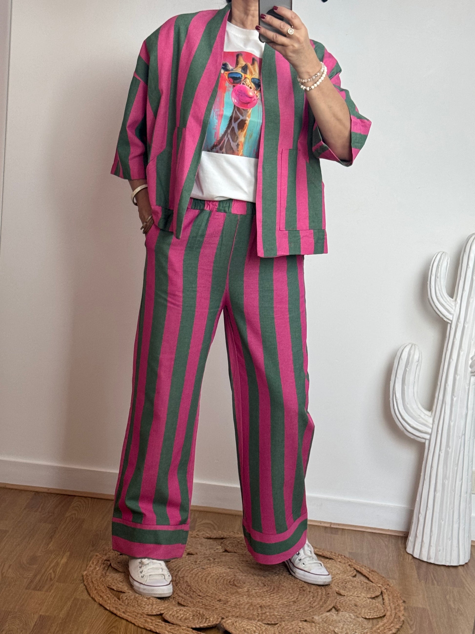 Pantalon rayé kaki et rose