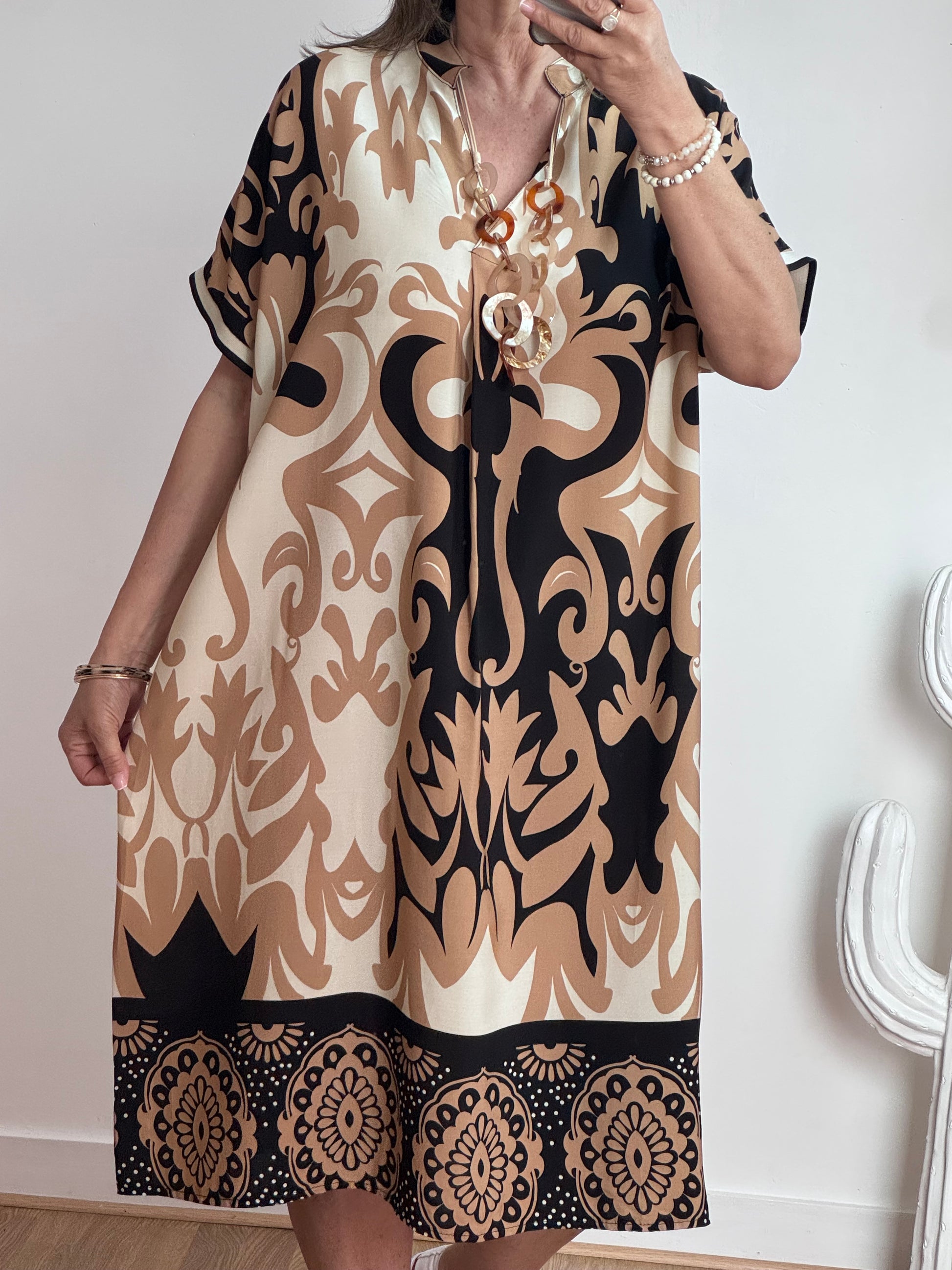 Robe fluide arabesque beige TU 40/48