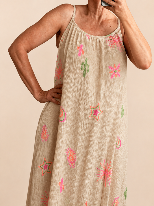 Robe à bretelles assez longue beige