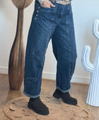Jean barrel boutons