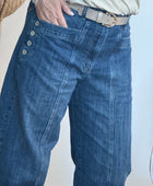 Jean barrel boutons